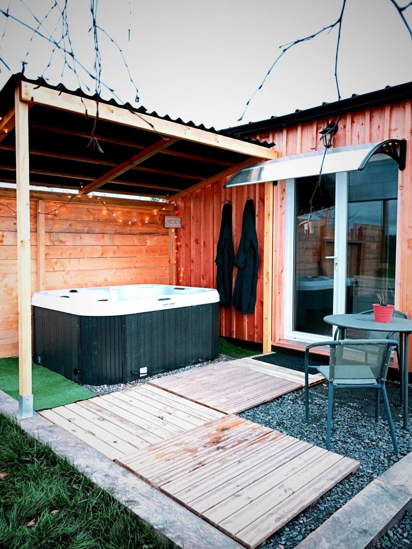 Chalet Cosy Avec Option Jacuzzi Saint-Genes-de-Fronsac المظهر الخارجي الصورة